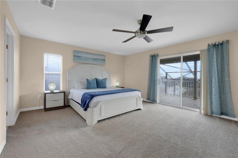House in Davenport, Florida 5 bedrooms, 263.29 sq.m. № 2398325 - photo 18