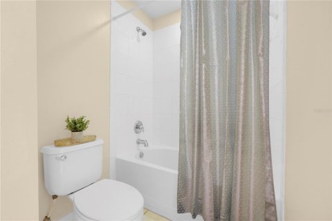 House in Davenport, Florida 5 bedrooms, 263.29 sq.m. № 2398325 - photo 30