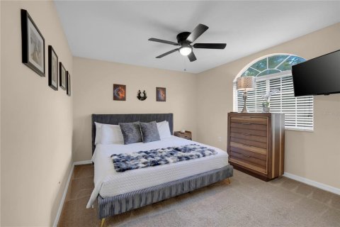 House in Davenport, Florida 5 bedrooms, 263.29 sq.m. № 2398325 - photo 23