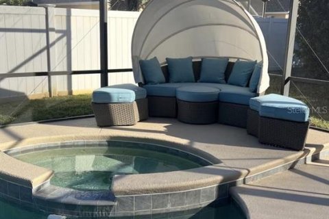 House in Davenport, Florida 5 bedrooms, 263.29 sq.m. № 2398325 - photo 4