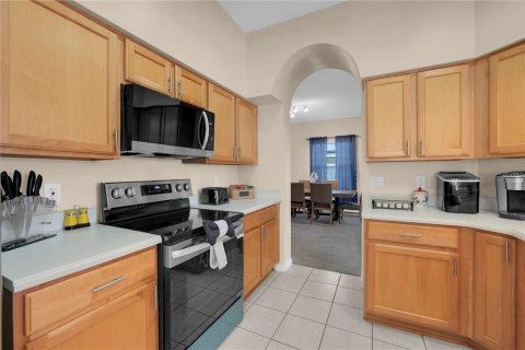 House in Davenport, Florida 5 bedrooms, 263.29 sq.m. № 2398325 - photo 15