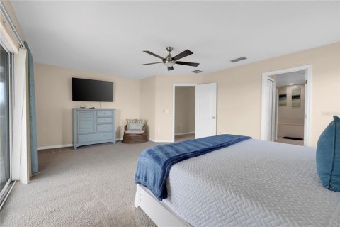 House in Davenport, Florida 5 bedrooms, 263.29 sq.m. № 2398325 - photo 17