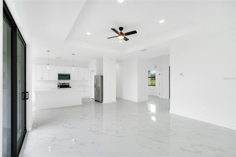 Villa ou maison à vendre à Lehigh Acres, Floride: 3 chambres, 159.7 m2 № 2433614 - photo 25