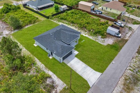 Villa ou maison à vendre à Lehigh Acres, Floride: 3 chambres, 159.7 m2 № 2433614 - photo 4