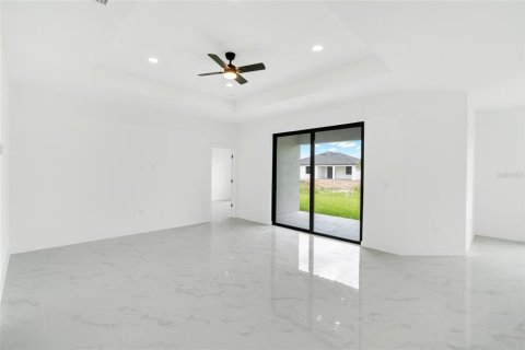 Villa ou maison à vendre à Lehigh Acres, Floride: 3 chambres, 159.7 m2 № 2433614 - photo 21