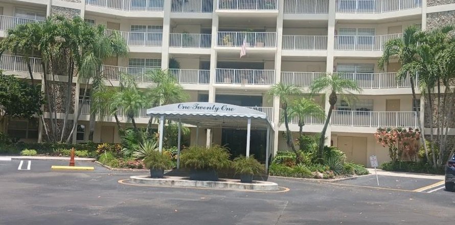 Condominio en Pompano Beach, Florida, 3 dormitorios № 2183563