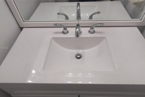 Condo in North Miami, Florida, 1 bedroom  № 2027092 - photo 30