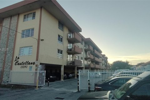 Condo in North Miami, Florida, 1 bedroom  № 2027092 - photo 3