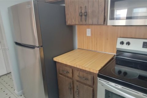 Condo in North Miami, Florida, 1 bedroom  № 2027092 - photo 20
