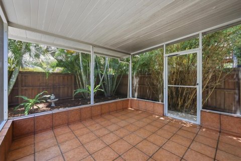 House in Sarasota, Florida 4 bedrooms, 169.08 sq.m. № 2221490 - photo 28