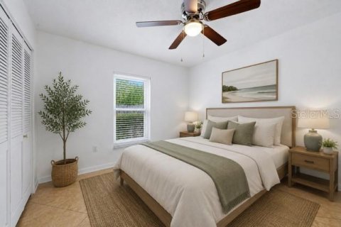 House in Sarasota, Florida 4 bedrooms, 169.08 sq.m. № 2221490 - photo 18