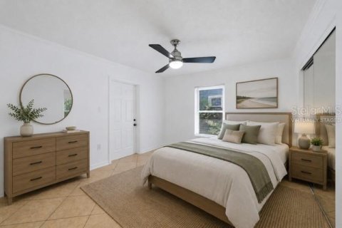 House in Sarasota, Florida 4 bedrooms, 169.08 sq.m. № 2221490 - photo 14