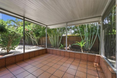 House in Sarasota, Florida 4 bedrooms, 169.08 sq.m. № 2221490 - photo 27