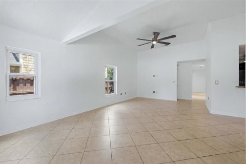 House in Sarasota, Florida 4 bedrooms, 169.08 sq.m. № 2221490 - photo 7