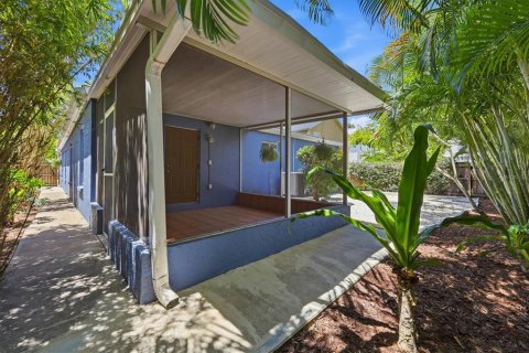 House in Sarasota, Florida 4 bedrooms, 169.08 sq.m. № 2221490 - photo 30