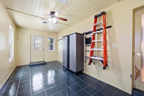 House in Sarasota, Florida 4 bedrooms, 169.08 sq.m. № 2221490 - photo 25