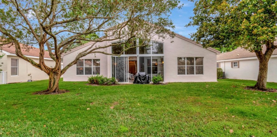 House in Boynton Beach, Florida 3 bedrooms, 221.48 sq.m. № 1054750