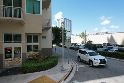 Immobilier commercial à vendre à Miami, Floride № 1756470 - photo 3