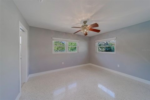 House in Belleair Beach, Florida 3 bedrooms, 126.16 sq.m. № 1905784 - photo 12