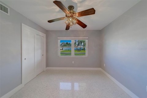 House in Belleair Beach, Florida 3 bedrooms, 126.16 sq.m. № 1905784 - photo 17