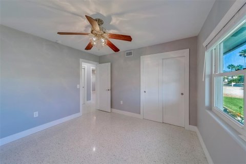 House in Belleair Beach, Florida 3 bedrooms, 126.16 sq.m. № 1905784 - photo 18