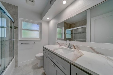 House in Belleair Beach, Florida 3 bedrooms, 126.16 sq.m. № 1905784 - photo 4