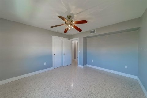 House in Belleair Beach, Florida 3 bedrooms, 126.16 sq.m. № 1905784 - photo 15