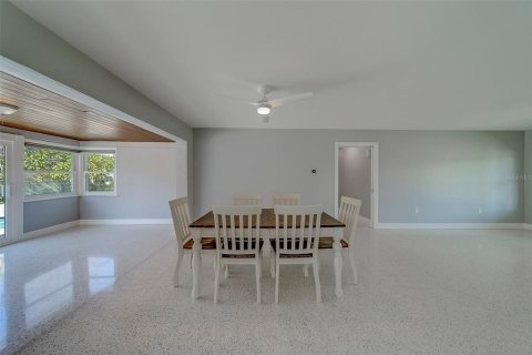 House in Belleair Beach, Florida 3 bedrooms, 126.16 sq.m. № 1905784 - photo 25