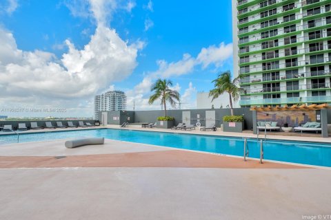 Condominio en venta en Miami, Florida, 1 dormitorio, 73.49 m2 № 1964947 - foto 6
