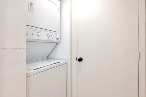 Condominio en venta en Miami, Florida, 1 dormitorio, 73.49 m2 № 1964947 - foto 15