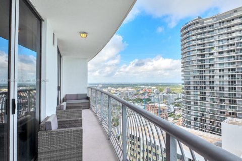 Condominio en venta en Miami, Florida, 1 dormitorio, 73.49 m2 № 1964947 - foto 2