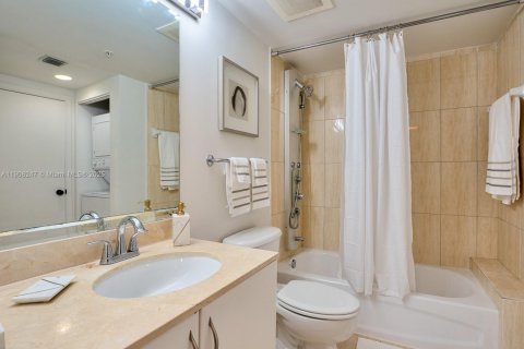 Condominio en venta en Miami, Florida, 1 dormitorio, 73.49 m2 № 1964947 - foto 16