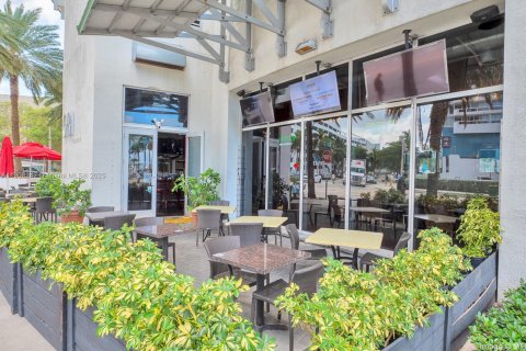 Condominio en venta en Miami, Florida, 1 dormitorio, 73.49 m2 № 1964947 - foto 4