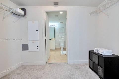 Condominio en venta en Miami, Florida, 1 dormitorio, 73.49 m2 № 1964947 - foto 17