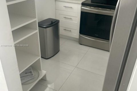 Condominio en alquiler en Sunrise, Florida, 1 dormitorio, 67.35 m2 № 2044231 - foto 7