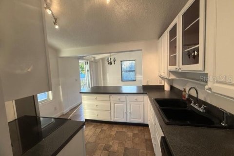 Casa en venta en Kissimmee, Florida, 2 dormitorios, 107.02 m2 № 2429036 - foto 5