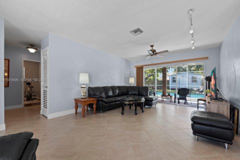 Villa ou maison à vendre à Cutler Bay, Floride: 4 chambres, 164.62 m2 № 2186870 - photo 7