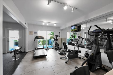 Condominio en venta en Miami, Florida, 1 dormitorio, 58.44 m2 № 2032506 - foto 15