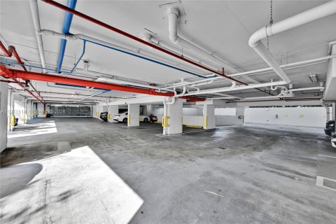 Condominio en venta en Miami, Florida, 1 dormitorio, 58.44 m2 № 2032506 - foto 12