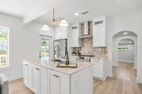 Villa ou maison à vendre à Tampa, Floride: 3 chambres, 120.22 m2 № 1912887 - photo 9