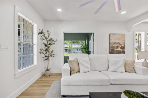 Villa ou maison à vendre à Tampa, Floride: 3 chambres, 120.22 m2 № 1912887 - photo 4