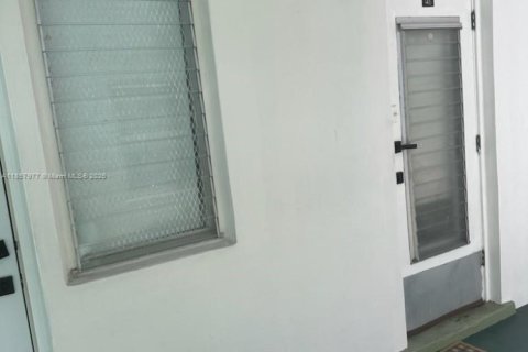 Купить кондоминиум в Майами, Флорида 1 спальня, 61.32м2, № 1882518 - фото 12
