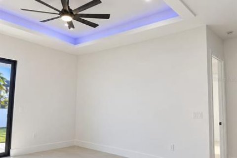 Villa ou maison à vendre à Cape Coral, Floride: 3 chambres, 152.17 m2 № 2404699 - photo 3