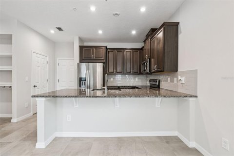 Touwnhouse à vendre à Orlando, Floride: 3 chambres, 148.83 m2 № 2288092 - photo 13