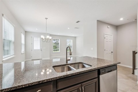 Touwnhouse à vendre à Orlando, Floride: 3 chambres, 148.83 m2 № 2288092 - photo 17