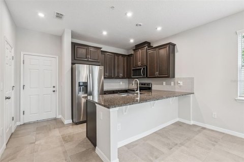 Touwnhouse à vendre à Orlando, Floride: 3 chambres, 148.83 m2 № 2288092 - photo 18