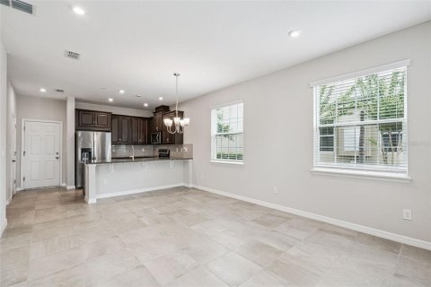 Touwnhouse à vendre à Orlando, Floride: 3 chambres, 148.83 m2 № 2288092 - photo 9
