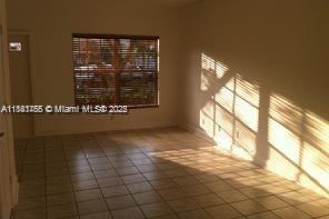 Condominio en venta en Tamarac, Florida, 2 dormitorios, 103.12 m2 № 1833854 - foto 7