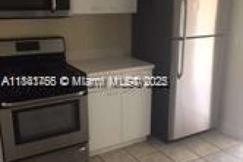 Condominio en venta en Tamarac, Florida, 2 dormitorios, 103.12 m2 № 1833854 - foto 10