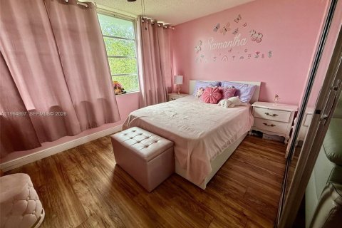 Condo in Miami, Florida, 1 bedroom  № 2027121 - photo 18